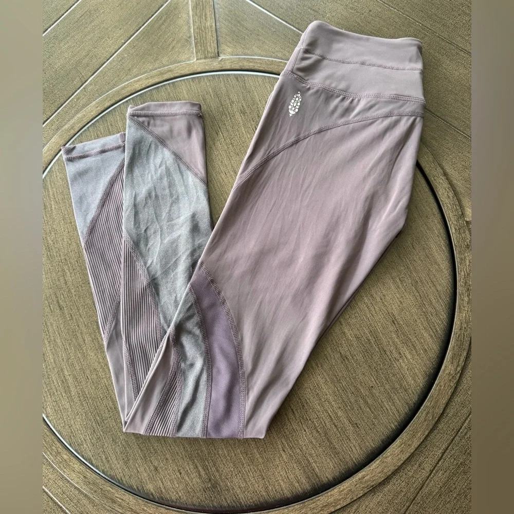 Free People Movement Mid Rise Tap Back Leggings